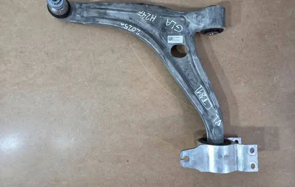 Mercedes-Benz GLA H247 Front control arm 2473330300