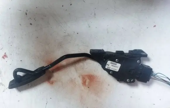 Nissan Primera Accelerator throttle pedal 18002AU410 6PV00862001