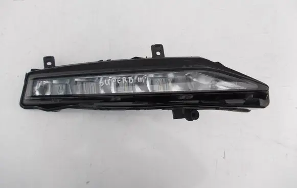 Skoda Superb B8 (3V) Front fog light 90150337 3V0941700B
