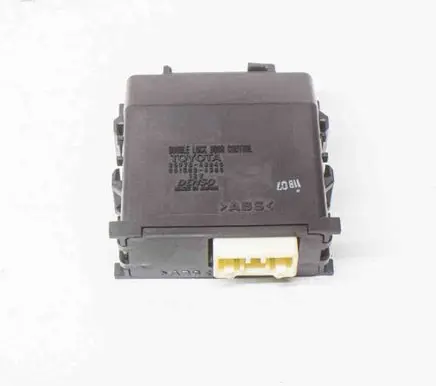 Toyota C-HR I Door central lock control unit/module 0515004380 8597048040
