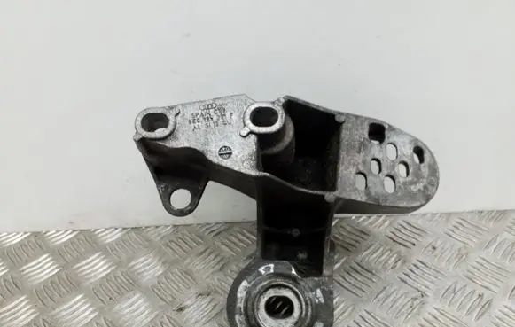 Audi A4 S4 B6 8E 8H Engine mounting bracket 8E0199351F