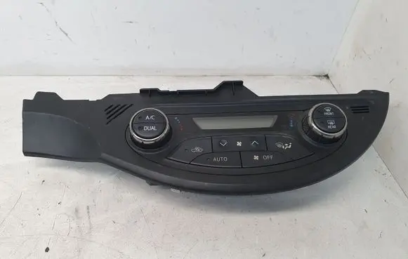 Toyota Yaris Climate control unit 75F206