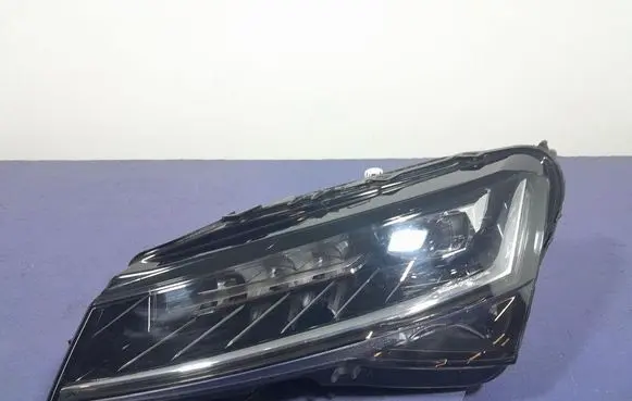 Skoda Superb B5 (3U) Headlight/headlamp 3V1941015E