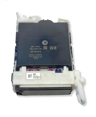 Toyota Yaris XP210 Fuse module 82730K0080