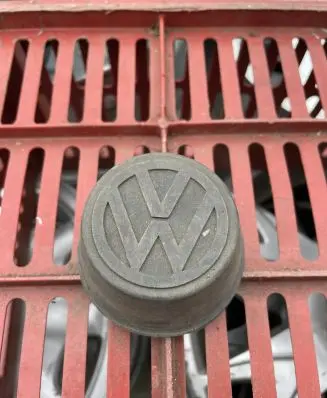 Volkswagen Golf I Original wheel cap 321601171A