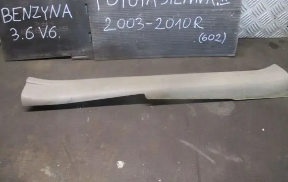 Toyota Avensis T250 Other sill/pillar trim element 67914AE010