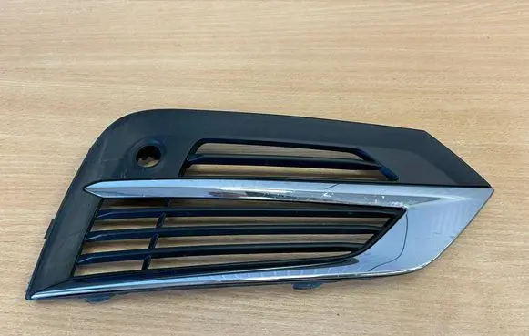 Volvo XC60 Front bumper lower grill 31449215