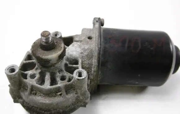 Chrysler 300M Front wiper linkage and motor P04574577AC