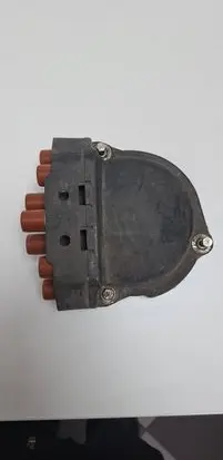 BMW 7 E32 Spark distributor cap 1715905 8069