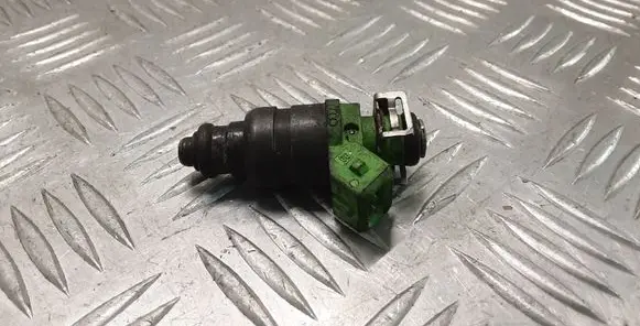 Audi A6 S6 C5 4B Fuel injector 078133551BB