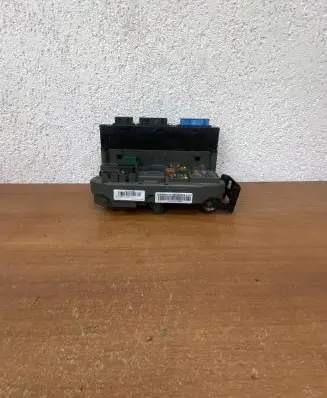 BMW X6 E71 Fuse module 14525581 14525601
