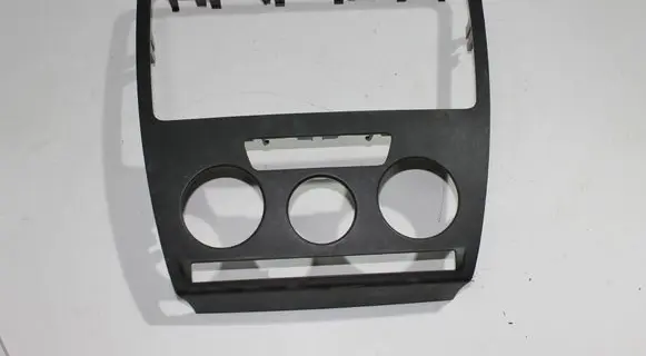 Skoda Octavia Mk2 (1Z) Radio/GPS head unit trim 1Z0858069