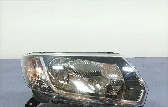 Dacia Sandero Headlight/headlamp 260107615R