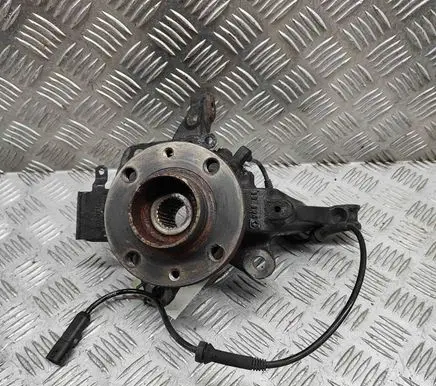 Renault Clio IV Front wheel hub 400140589R