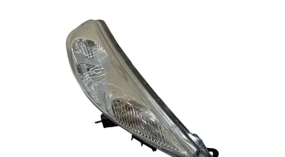 Nissan Juke I F15 Headlight/headlamp