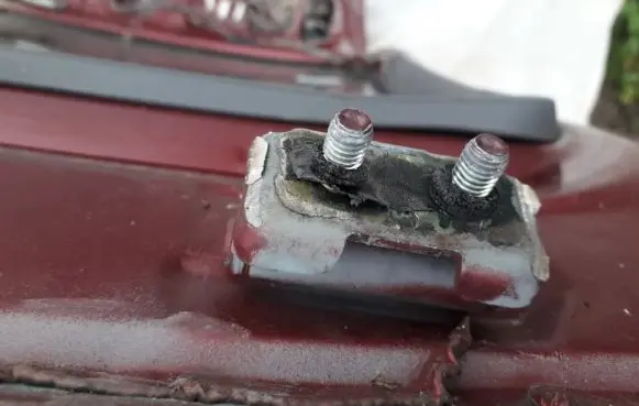 Mazda 626 Tailgate/trunk/boot hinge