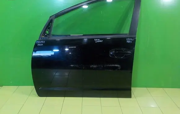 Toyota Prius (XW20) Front door PRZOD LEWE