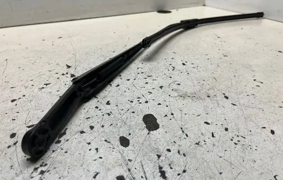 Opel Zafira A Front wiper blade arm 90582557