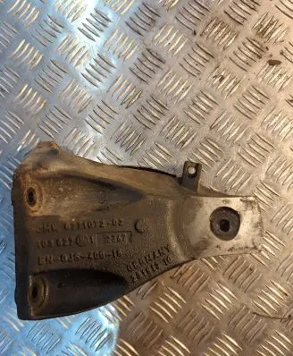 BMW 5 E60 E61 Engine mounting bracket GJS40015 6271072 109027