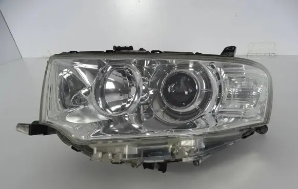Mitsubishi Pajero Sport II Headlight/headlamp STANLEY-8301A877