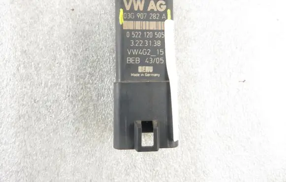 Volkswagen Golf Plus Glow plug pre-heat relay 03G907282A