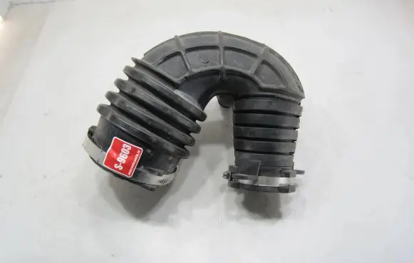 Audi A6 S6 C6 4F Air intake hose/pipe 4F0129615E