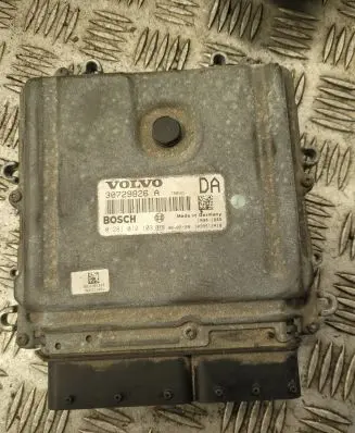 Volvo XC70 Engine control unit/module 30729826A 0281012103