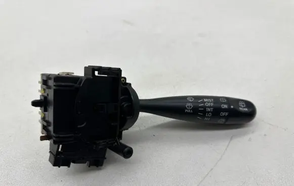 Toyota Yaris Wiper control stalk 173674