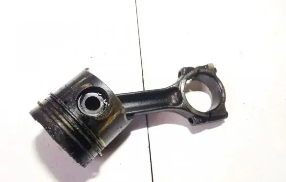Volvo S40, V40 Piston with connecting rod