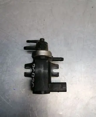 Volkswagen Touareg I Turbo solenoid valve 1J0906627 72290320