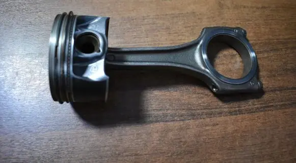Porsche Cayenne (9Y0 9Y3) Piston 