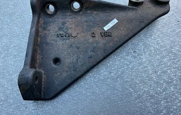 Nissan Patrol Y61 Gearbox mount 30429VB300