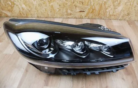 KIA Sorento Headlight/headlamp 92102C5620 92102C56XX