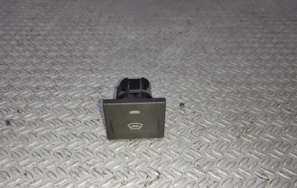 Ford Focus Windscreen/window heater switch 3M5T18K574AC