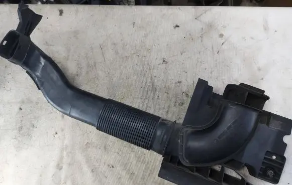 Ford Galaxy Air intake duct part ag919e635ae GE936169N 9261901