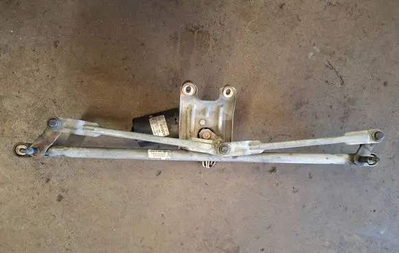 Mercedes-Benz ML W163 Front wiper linkage and motor 1638200140 3397020475 1638202442