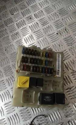 Ford Focus Fuse module 98ag14k150af