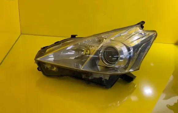Toyota Prius+ (ZVW40) Headlight/headlamp CCI2286