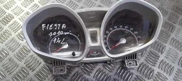Ford Fiesta Speedometer (instrument cluster) 8a6t10849fh 8a6t-10849-fh