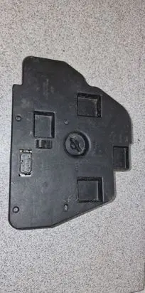 BMW 5 E39 Tail light bulb cover holder 8363565