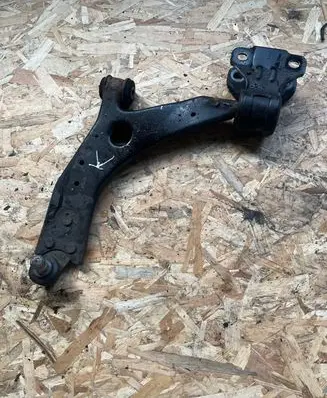 Volvo V40 Front lower control arm/wishbone