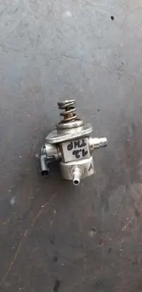 Peugeot 308 Fuel injection high pressure pump 9805614880