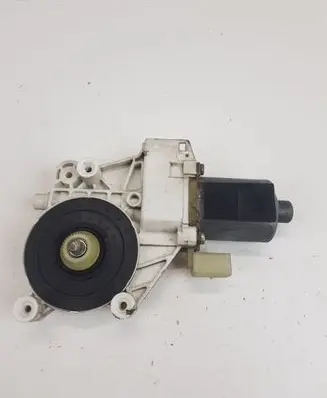 Mercedes-Benz Sprinter W906 Front door window regulator motor A0068205442