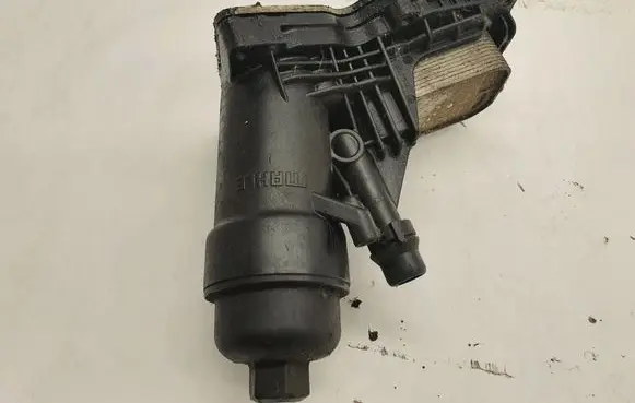 Engine oil radiator