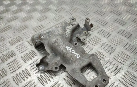 Mercedes-Benz A W176 other engine part