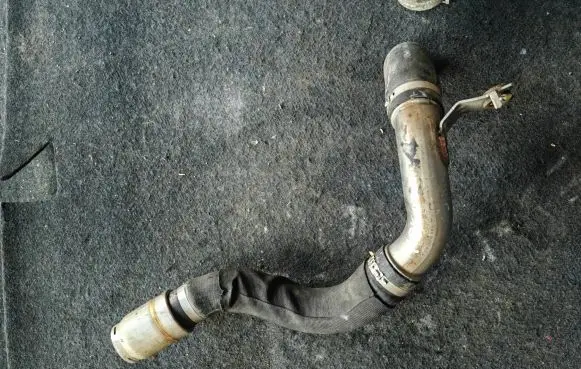 Opel Mokka Intercooler hose/pipe
