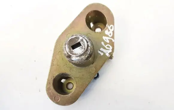 Volvo S60 Tailgate exterior lock 737700001
