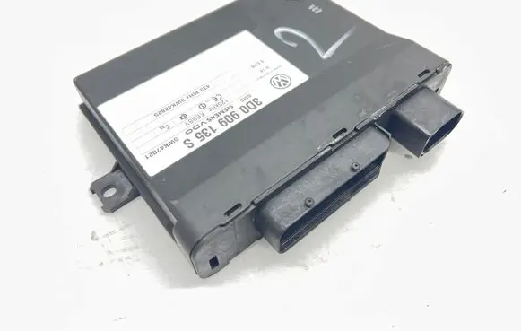 Volkswagen Touareg I Keyless (KESSY) go control unit/module 3D0909135S