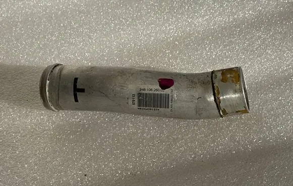 Engine coolant pipe/hose