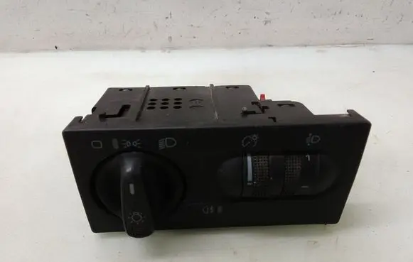 Volkswagen Golf III Light switch 1H6941531N